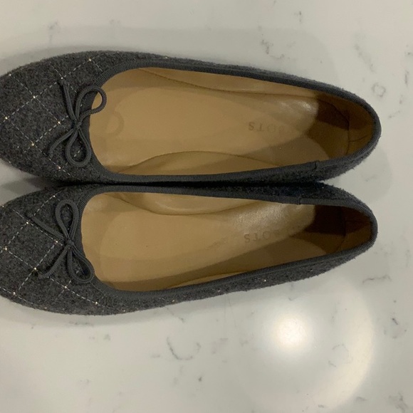 Talbots size 8 gray suede flats - Picture 1 of 3